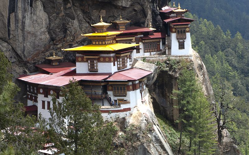 BH-cliffside-taksang-monastery-paro-bhutan-copyright-sanjay-saxena
