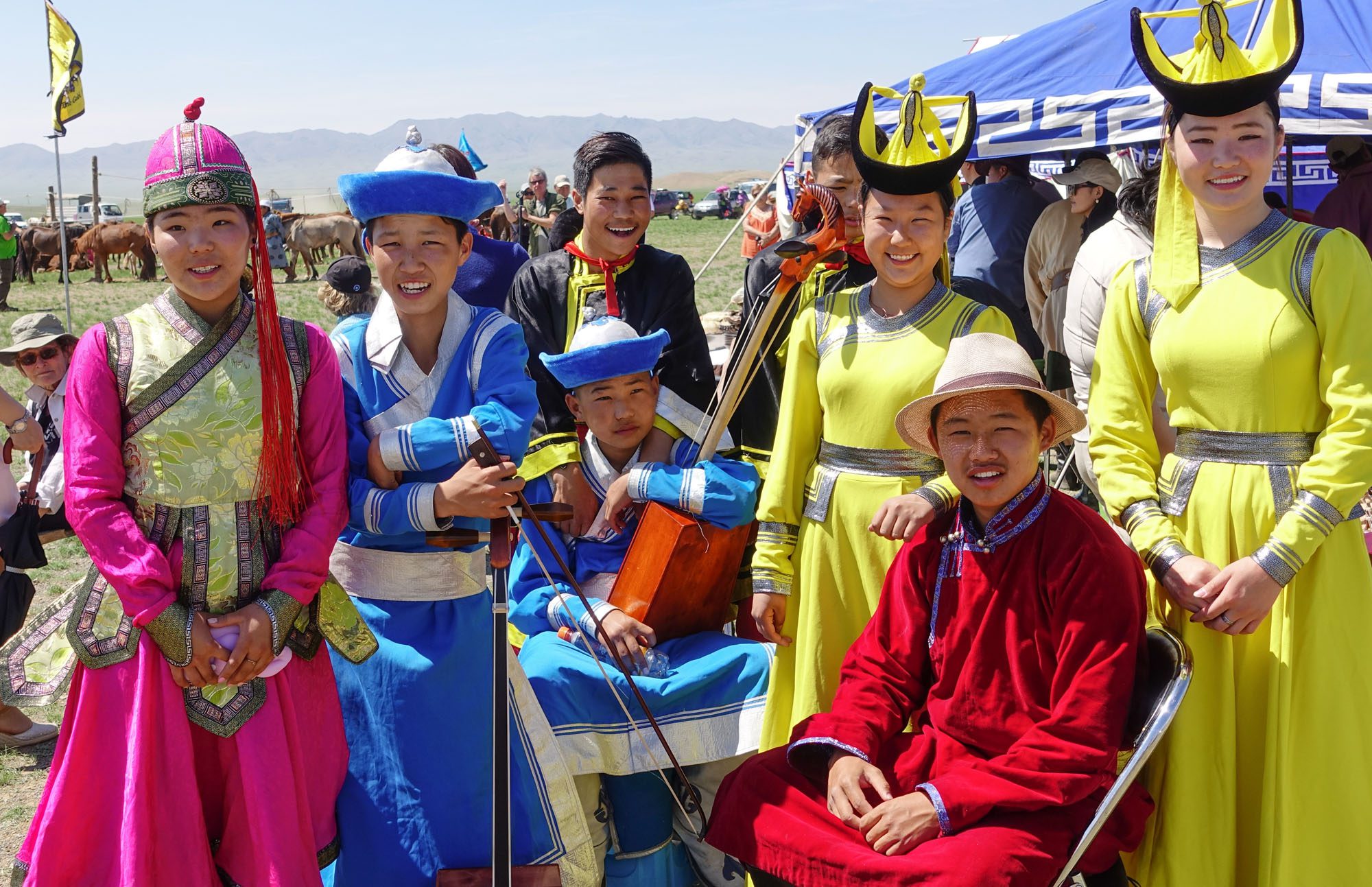 MN-Gobi-Local-naadam-performers