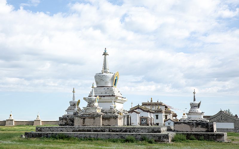 MN - Uvurkhangai - Harhorin - Stupas & Main Temple - Wide Angle - copyright - Ken Spence