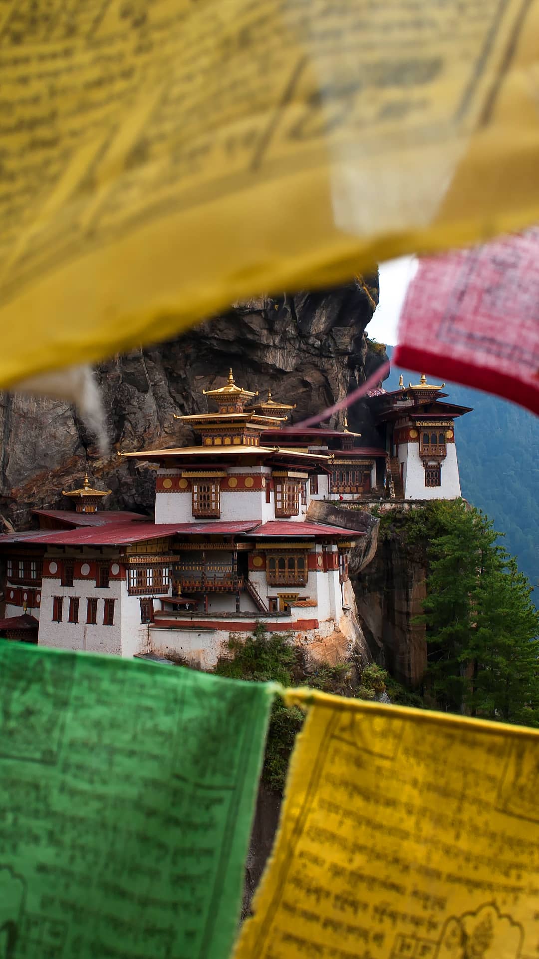 CLASSIC BHUTAN Paro to Bumthang Group Tour